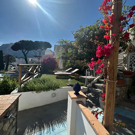 Joy Semesterbostad Capri